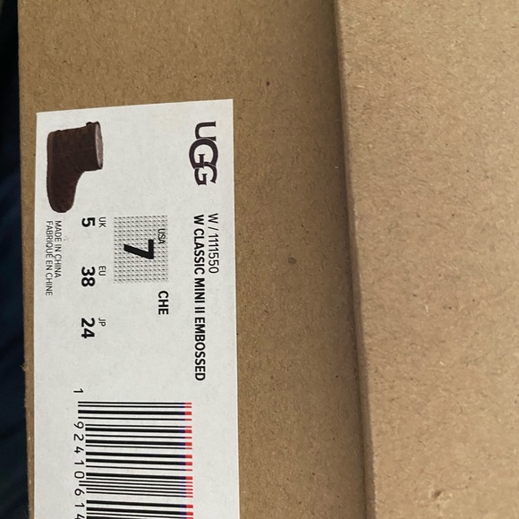 Ugg boots - Picture 3 of 5